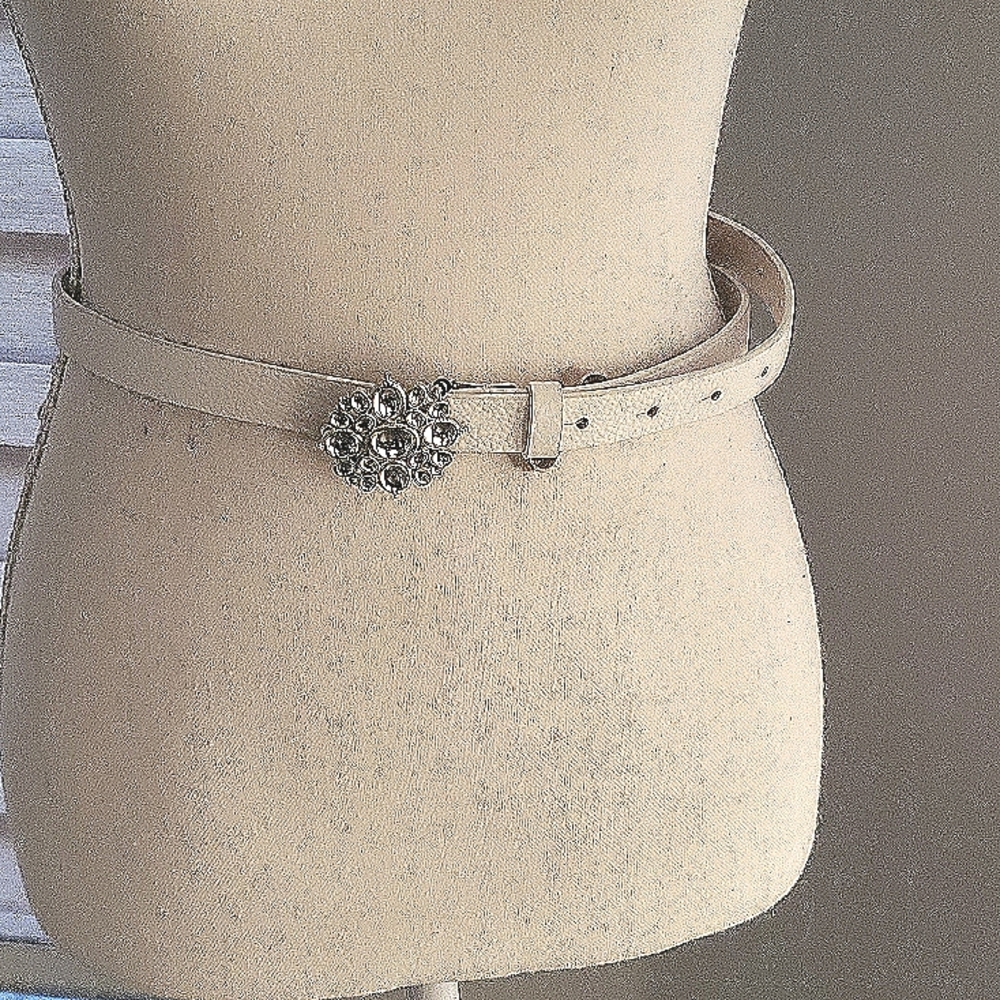 White house black market. White belt Size M